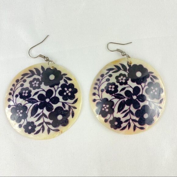 Floral Mother Of Pearl Disc Dangle Earrings - Picture 5 of 7